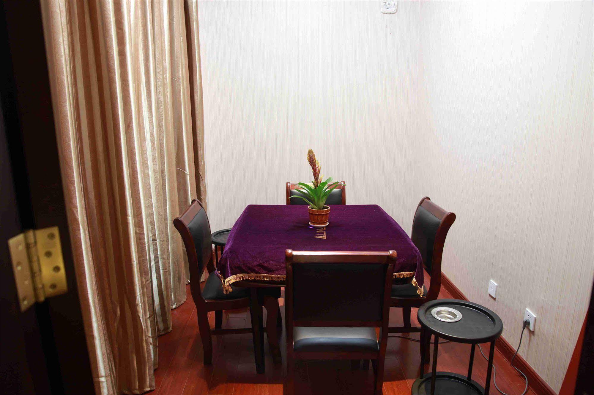 Vienna Pudong Airport Hotel